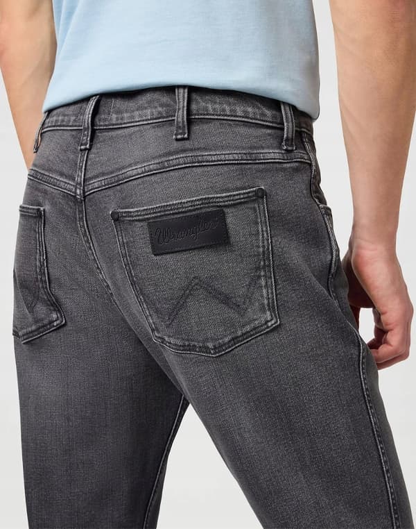 Wrangler GREENSBORO REGULAR STRAIGHT Mørklæggende MØRKEGÅRET DENIM W40 L32