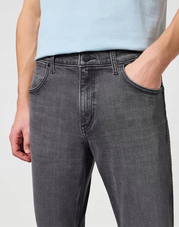 Wrangler GREENSBORO REGULAR STRAIGHT Mørklæggende MØRKEGÅRET DENIM W40 L32