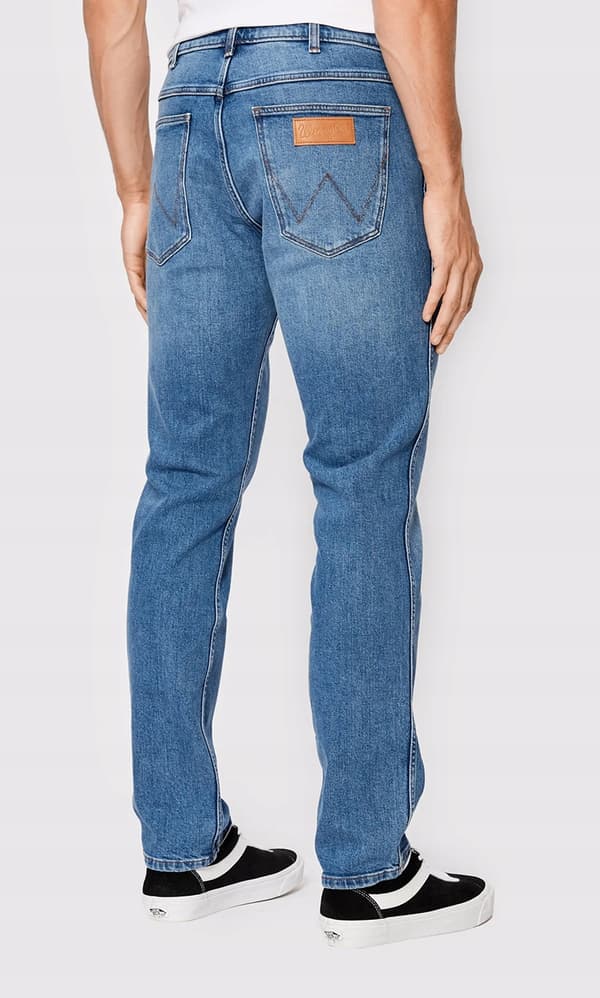 Wrangler GREENSBORO Uusi suosikki SIMPLE BLUE JEANS W46 L32