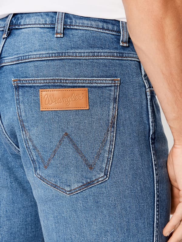 Wrangler GREENSBORO Uusi suosikki SIMPLE BLUE JEANS W46 L32