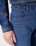Miniatyrbild 5 av 6: Wrangler River Free to Stretch Apollo Classic avsmalnande jeans W33 L32