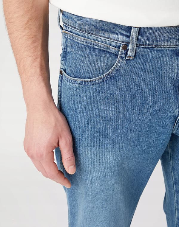 Wrangler RIVER TRUE TAPERED Octane SLIGHTLY TAPERED COMFORTBLUE DENIM W32 L32
