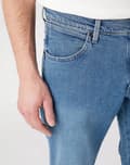 Pikkukuva 6 / 7: Wrangler RIVER TRUE TAPERED Octane SLIGHTLY TAPERED COMFORTBLUE DENIM W32 L32