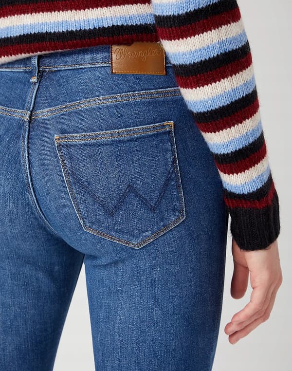 Wrangler BOOTCUT Renegade Body Bespoke FLARE DARK DENIM W28 L32