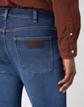 Pikkukuva 7 / 7: Wrangler FRONTIER RELAXED Green Fuzz 365 LÄMPIMÄT FARKUT VÄLJÄT FARKUT W32 L32
