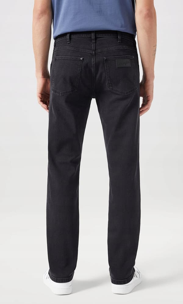 Wrangler GREENSBORO REGULAR RAK Film Noir SVARTA JEANS W33 L32