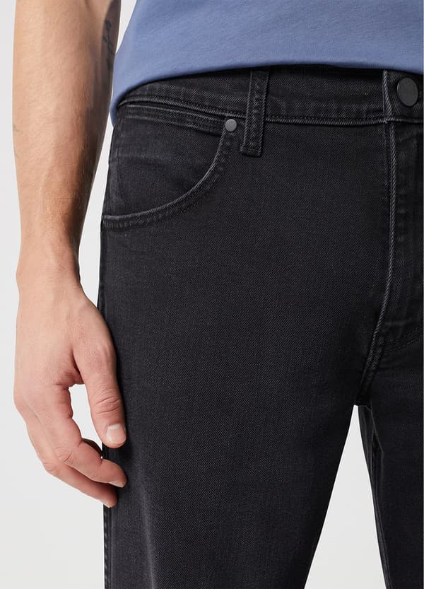 Wrangler GREENSBORO REGULAR RAK Film Noir SVARTA JEANS W33 L32