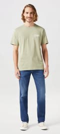 Miniatyrbild 5 av 7: Wrangler Greensboro Winston Superfabricerad Mörk Jeans W31 L34