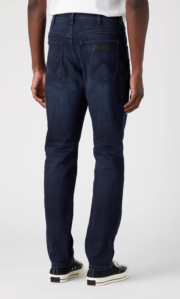 Wrangler RIVER Dusky Night 365 LÄMMIN CLASSIC TAPERED DARK DENIM W32 L32