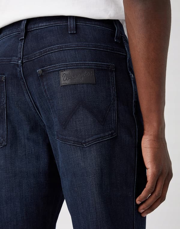 Wrangler RIVER Dusky Night 365 LÄMMIN CLASSIC TAPERED DARK DENIM W32 L32