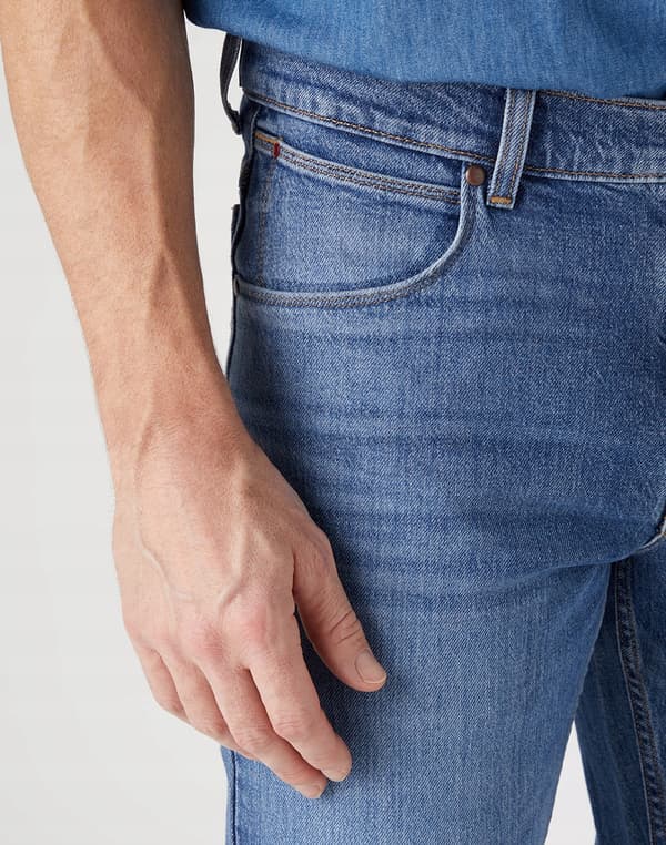 Wrangler Rak Blå Dawn Jeans Som Gammal Rak Enfärgad Pewex W33 L34