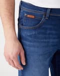 Miniatyrbild 6 av 7: Wrangler TEXAS SLIM Star Man 365 VARM, OCH MÖRK DENIM W38 L32