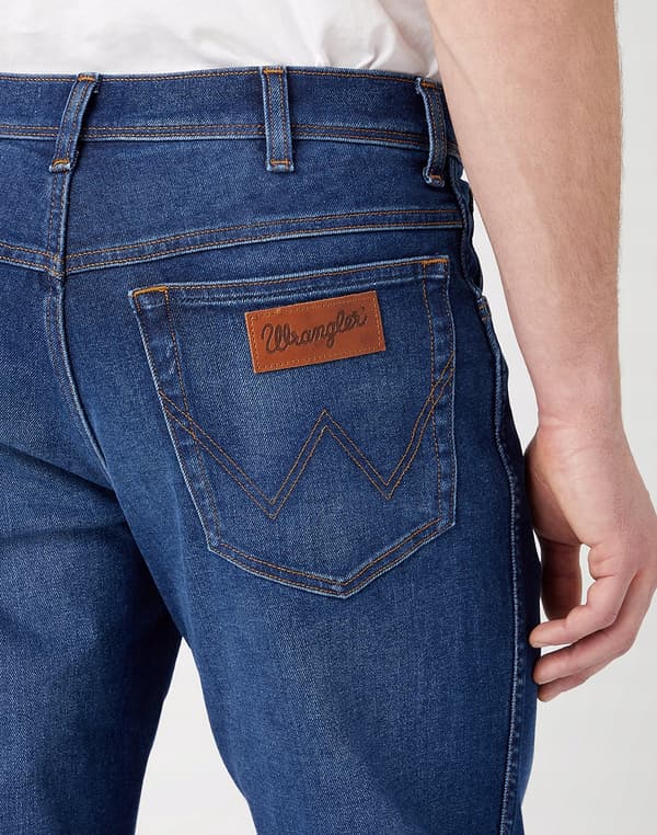 Wrangler TEXAS SLIM Star Man 365 VARM, OCH MÖRK DENIM W38 L32