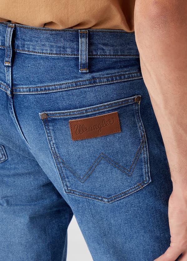 Wrangler LARSTON SLIM Rökfärgade THERMOJEANS W30 L32