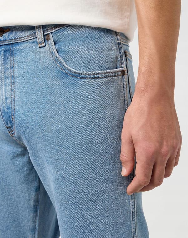 Wrangler TEXAS SLIM Good Vibes KLASSISK TAPERED BLÅ DENIM W38 L32