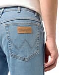 Miniatyrbillede 6 af 6: Wrangler TEXAS SLIM Good Vibes KLASSISK TAPERED BLÅ DENIM W38 L32