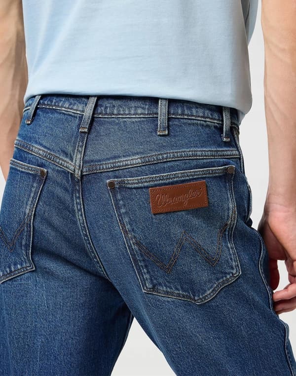 Wrangler River Seeing Double Klassisk konisk mørk denim W30 L32