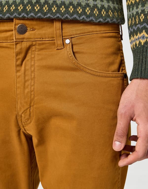 Wrangler GREENSBORO Monks Robe ENKLE BRUNE STOFBUKSER W31 L32