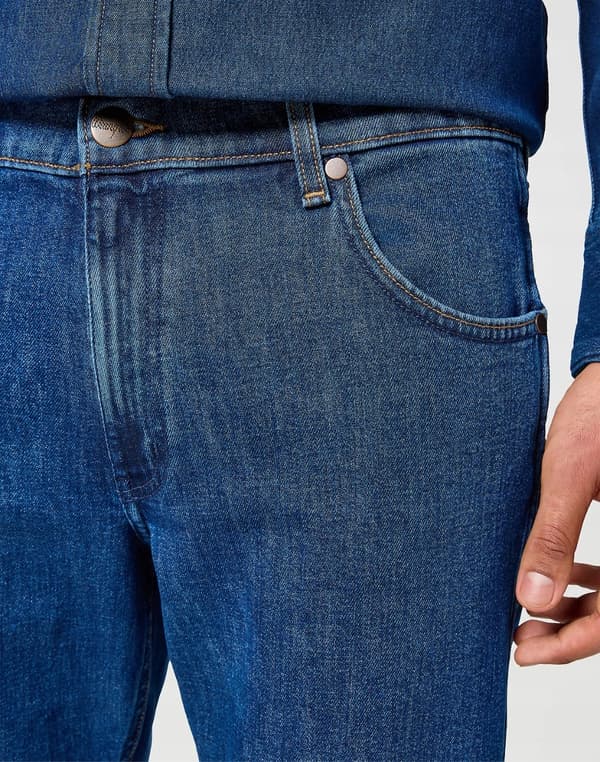 Wrangler HORIZON REGULAR STÖVEL Mjukt Fade FLARE MÖRK DENIM W31 L32