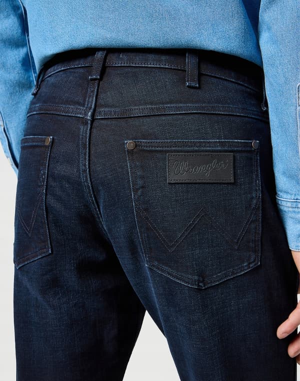 Wrangler GREENSBORO REGULAR Djupblå Svart RAK MARINBLÅ DENIM W32 L34