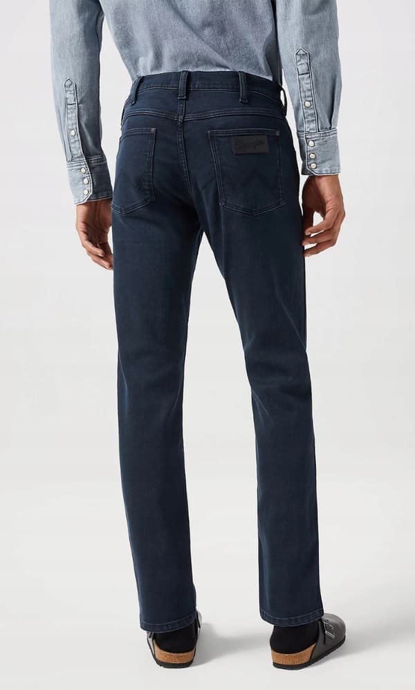 Wrangler GREENSBORO New Cloudy Skies UUSI MALLISTO TUMMANSININEN FARKUT W38 L34