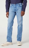 Miniatyrbild 3 av 8: Wrangler Greensboro Cool Twist 365 Cool andningsbara blå jeans W44 L32