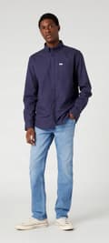 Miniatyrbild 5 av 8: Wrangler Greensboro Cool Twist 365 Cool andningsbara blå jeans W44 L32
