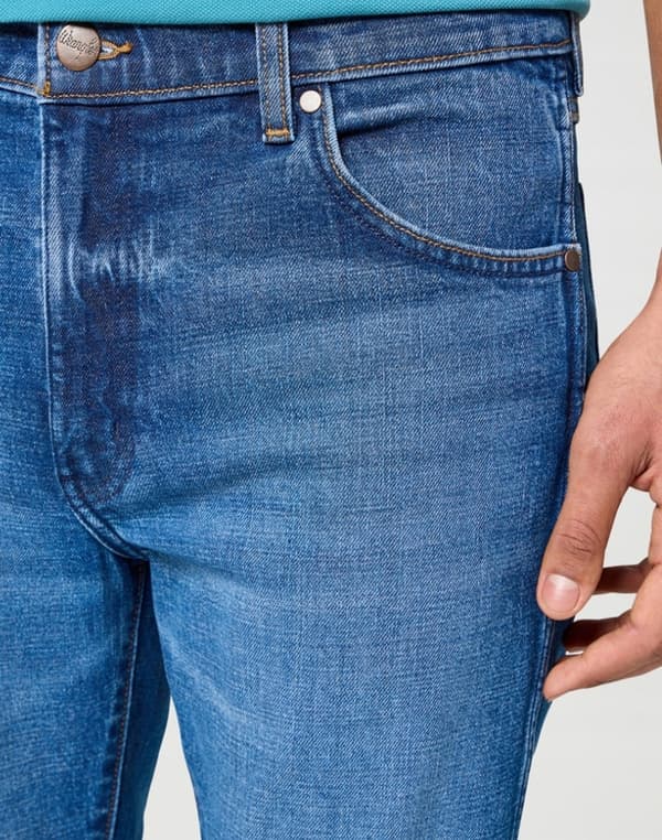 Wrangler LARSTON SLIM Raindrop FITTED TAPERED DARK DENIM W31 L32