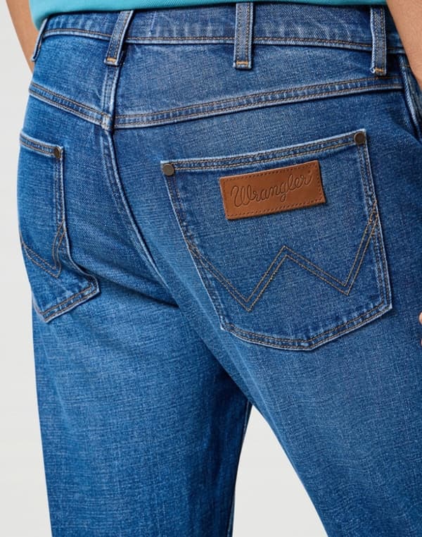 Wrangler LARSTON SLIM Raindrop FITTED TAPERED DARK DENIM W31 L32