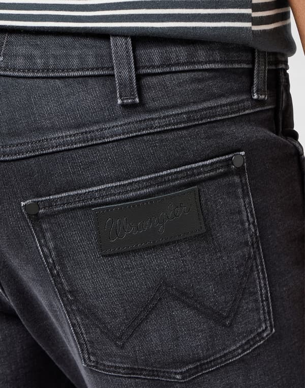 Wrangler LARSTON SLIM TAPERED FITTED TAPERED GRÅ DENIM W38 L32