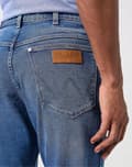 Miniatyrbild 7 av 8: Wrangler RIVER Treasures 365COOL KLASSISK AVSMASKINANDE FUNKTIONELL JEANS W38 L32