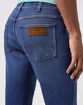 Miniatyrbillede 7 af 8: Wrangler GREENSBORO Rustic FREE TO STRETCH ELASTIC BLÅ JEANS W31 L32