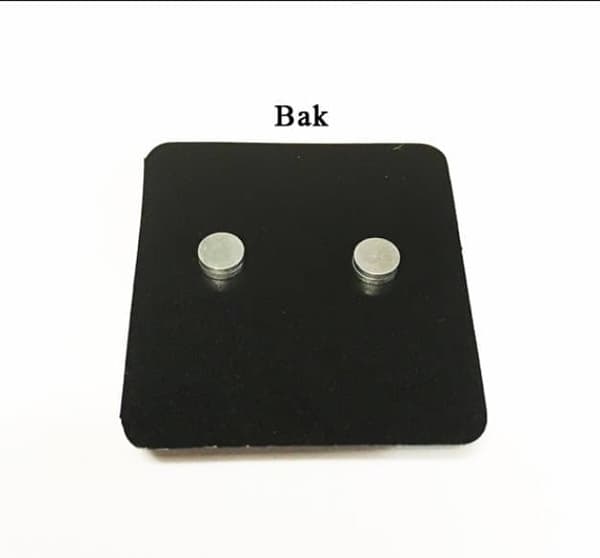 2 par Magnet örhängen med stenar, 7mm