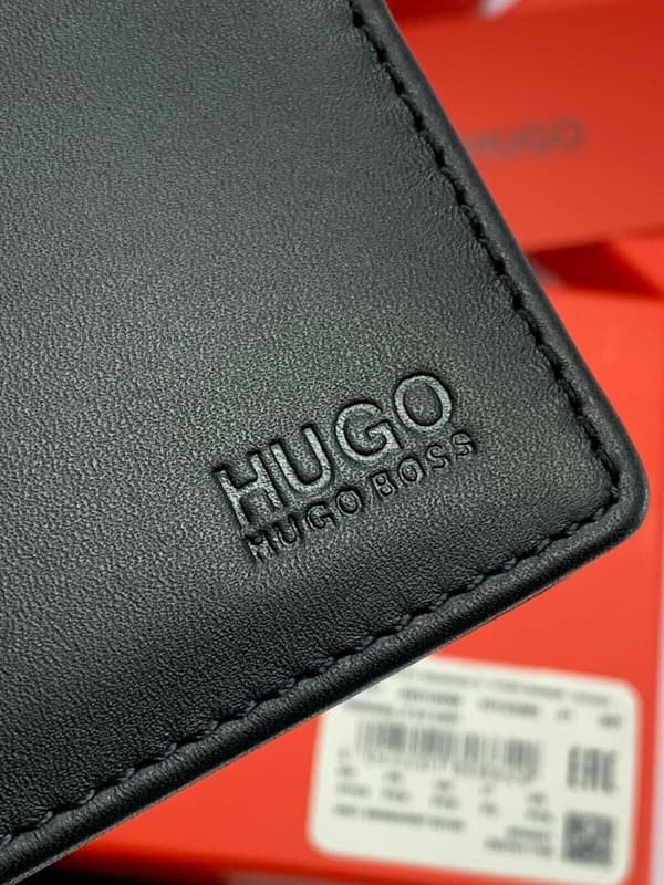 HUGO BOSS MEN'S GENUINE BLACK LEATHER WALLET STYLE "SUBWAY 4 CC COIN