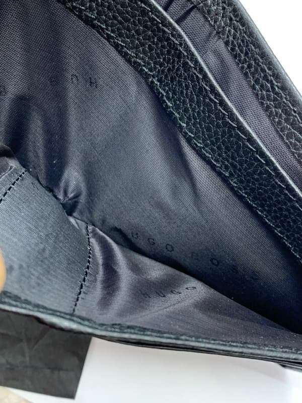 HUGO BOSS NEW PALLINO BLACK GENUINE LEATHER BI-FOLDING WALLET