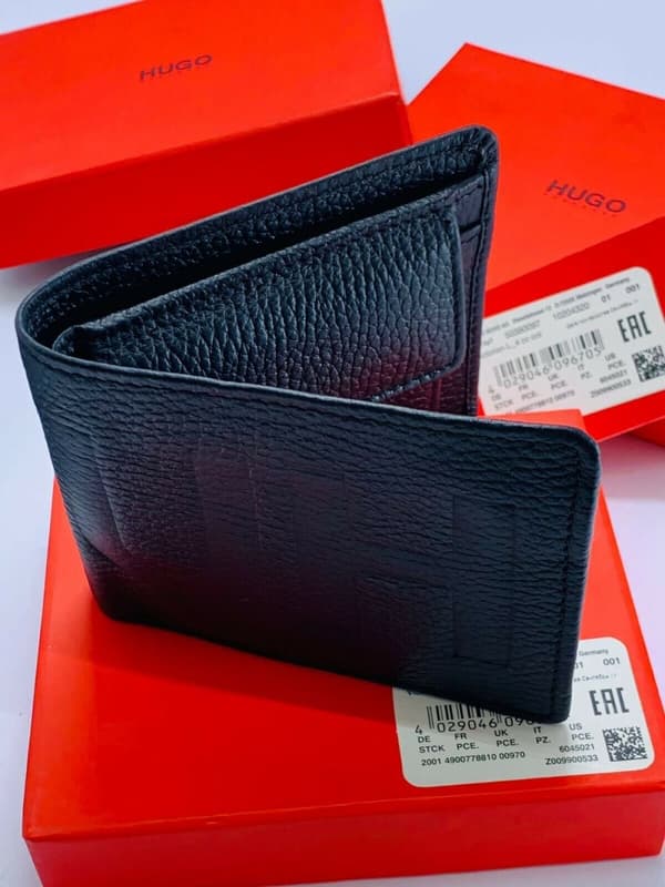 HUGO BY HUGO BOSS VICTORIAN 4 CC COIN BLACK GENUINE LEATHER BIFOLD WALLET