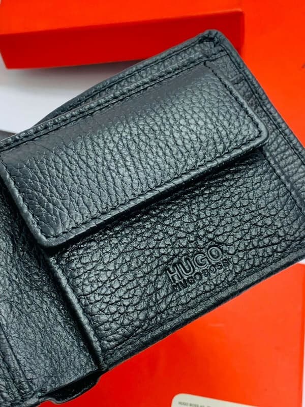 HUGO BY HUGO BOSS VICTORIAN 4 CC COIN BLACK GENUINE LEATHER BIFOLD WALLET