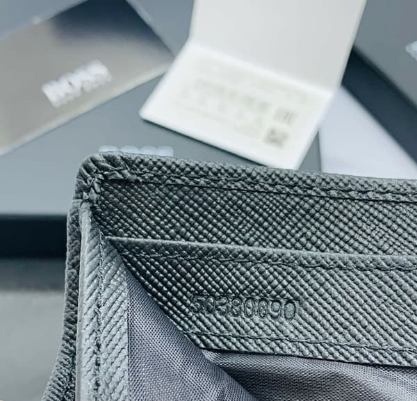 HUGO BOSS TIMELESS 4 CC COIN GENUINE MEN'S BLACK LEATHER WALLET