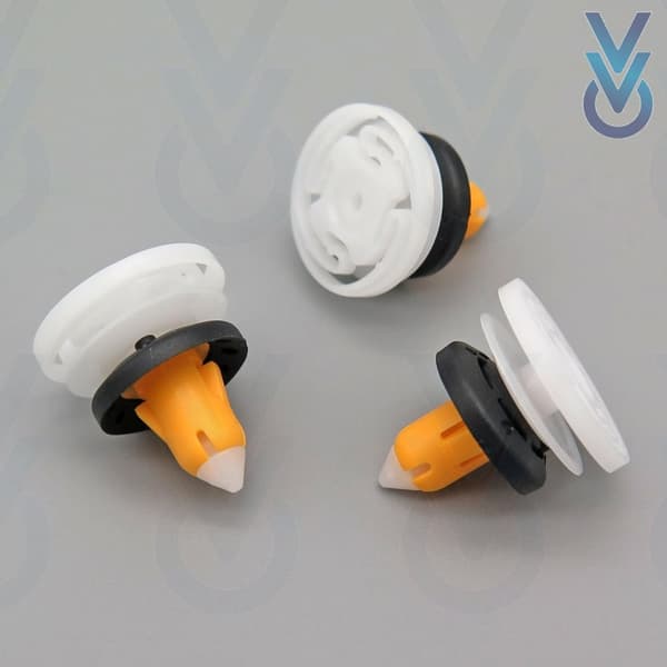 10x Rear Door Card Clips for some Jeep Renegade