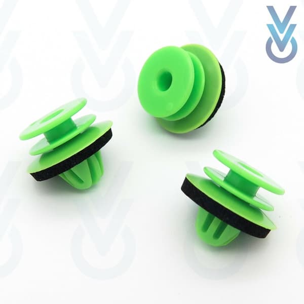 10x Tailgate Lining Clips & Interior Boot Lid Fasteners- some Mercedes C-Class