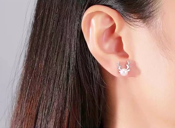 925 Sterling Silver Pearl Christmas Elk Stud Earrings Womens Girls Jewellery UK