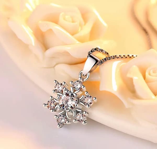 Snowflake Pendant 925 Sterling Silver Necklace Womens Girls Love Jewellery Gift