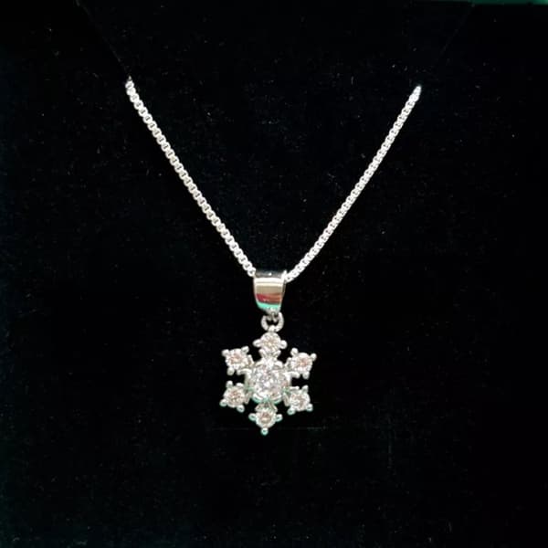 Snowflake Pendant 925 Sterling Silver Necklace Womens Girls Love Jewellery Gift
