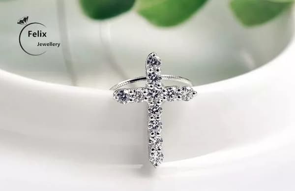 Crystal Cross Pendant Necklace 925 Sterling Silver Chain Womens Jewellery Jesus