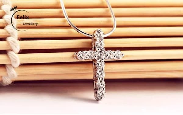 Crystal Cross Pendant Necklace 925 Sterling Silver Chain Womens Jewellery Jesus