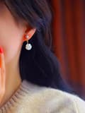 Miniatyrbild 6 av 6: Women White Camellia Pearl Gold Dangle Drop Stud Earrings Jewellery Love Gift UK