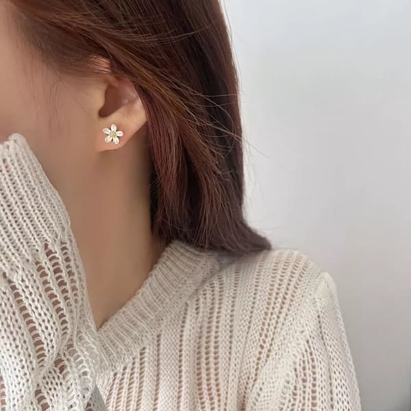 925 Sterling Silver Beautiful Flower Stud Earrings Women Girls Jewellery Gift UK