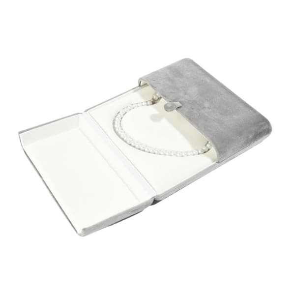 INF Elegant hjerteformet perlekjedeboks
