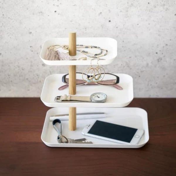 3-vånings smyckesdisplay med roterande brickor H25,5 cm - 25 cm X 16 cm X 25,5 cm - Calicosy - Vit