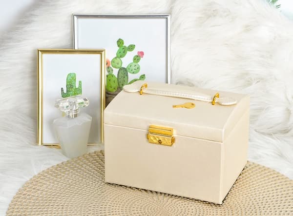 Elegant smykkeskrin Beige